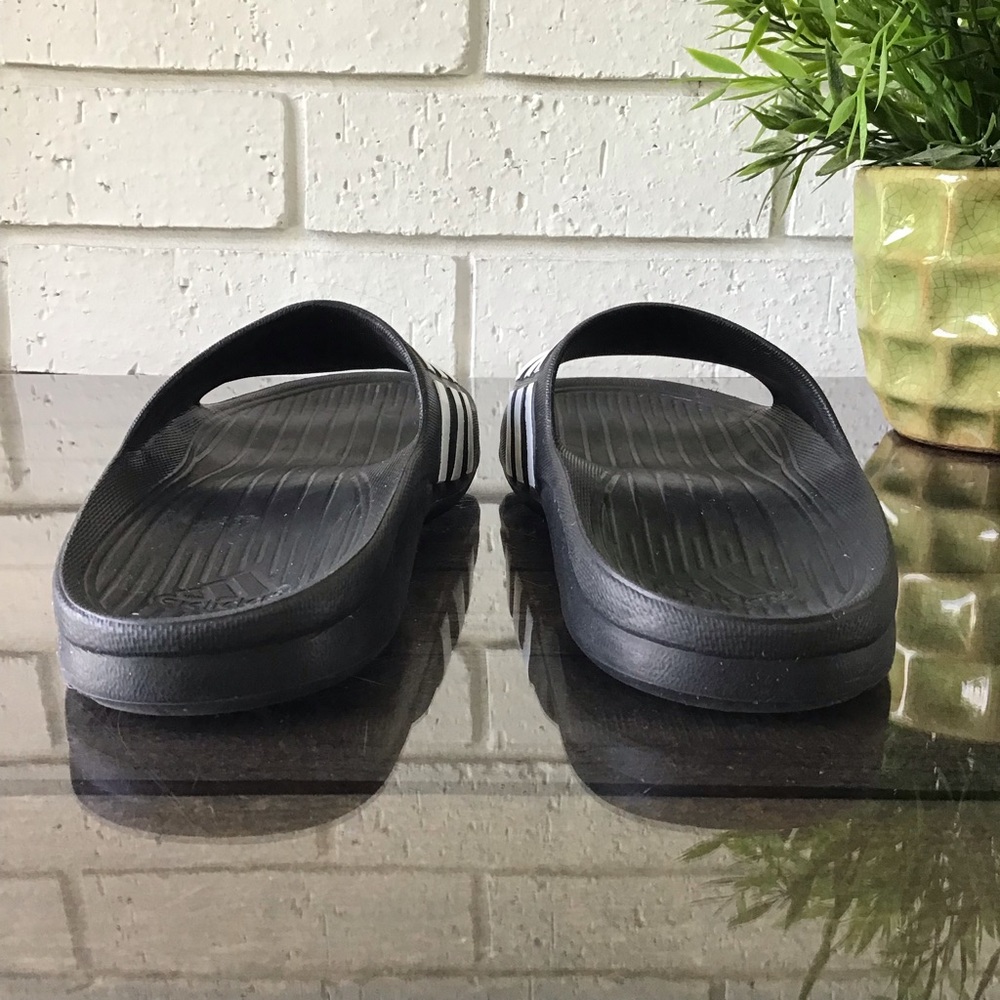 Adidas Boys’ Duramo Slip On Sandals Black/White - Picture 6 of 10